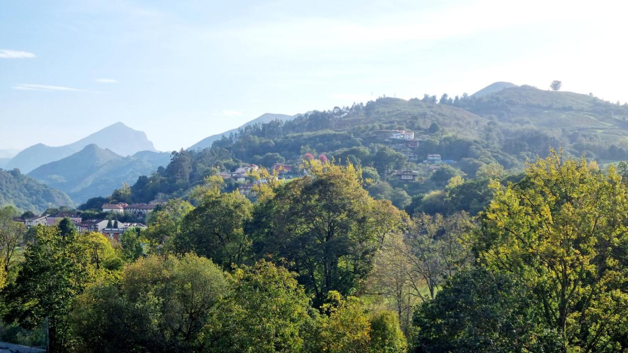 Cangas De Onis A Orillas Del Rio Sella Cangas de Onís Exterior foto